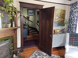 Fisher House Victoria Bed and Breakfast