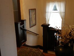 Fisher House Victoria Bed and Breakfast