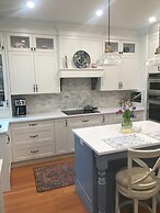 Fisher House Victoria Bed and Breakfast