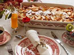 Fisher House Victoria Bed and Breakfast