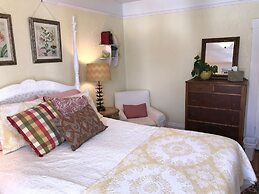 Fisher House Victoria Bed and Breakfast