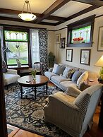 Fisher House Victoria Bed and Breakfast