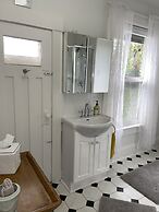 Fisher House Victoria Bed and Breakfast