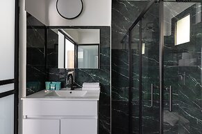 Liber Seashore Suites