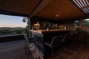 HillsNek Safari Camp - Amakhala Game Reserve