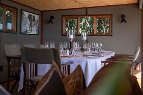 HillsNek Safari Camp - Amakhala Game Reserve