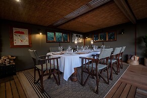 HillsNek Safari Camp - Amakhala Game Reserve