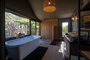 HillsNek Safari Camp - Amakhala Game Reserve