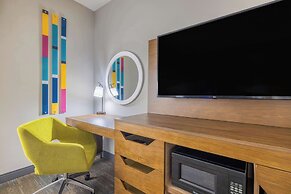 Hampton Inn & Suites Brenham