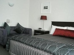 83 By the Sea Motor Lodge