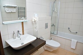 Ararat All Suites Hotel