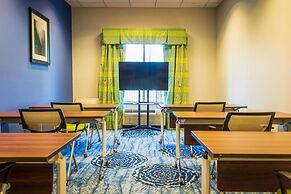 Comfort Inn & Suites Plainville-Foxboro