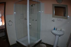 Trees Too Guest Lodge