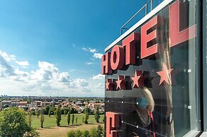 For You Hotel