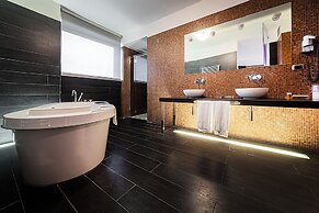 For You Hotel