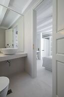 Antony Suites - Adults Only