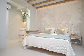 Antony Suites - Adults Only