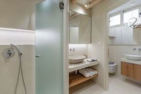Antony Suites - Adults Only