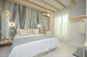 Antony Suites - Adults Only