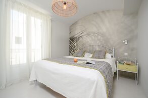 Antony Suites - Adults Only