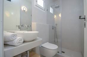 Antony Suites - Adults Only