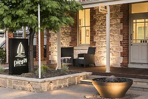 Pier 21 Riverside Apartment Hotel