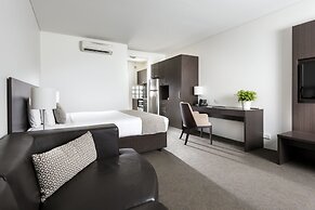 Pier 21 Riverside Apartment Hotel