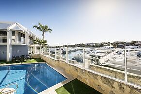 Pier 21 Riverside Apartment Hotel