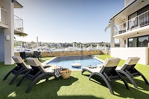 Pier 21 Riverside Apartment Hotel