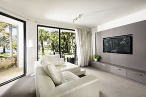 Pier 21 Riverside Apartment Hotel