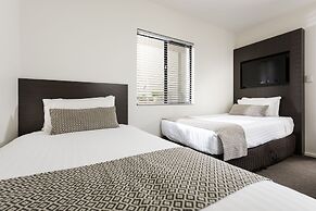 Pier 21 Riverside Apartment Hotel