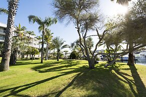 Pier 21 Riverside Apartment Hotel