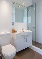 Pier 21 Riverside Apartment Hotel