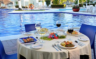 Cabo Blanco Hotel & Marina