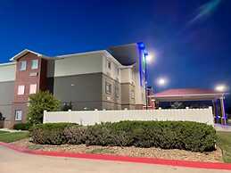 Holiday Inn Express Wichita North - Park City by IHG