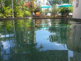 Clifton Sands Holiday Apartments