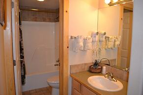 Eagle Fire Lodge & Cabins