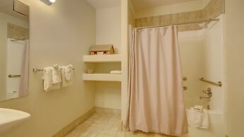 Eagle Fire Lodge & Cabins