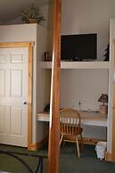 Eagle Fire Lodge & Cabins