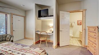 Eagle Fire Lodge & Cabins