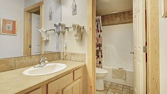 Eagle Fire Lodge & Cabins