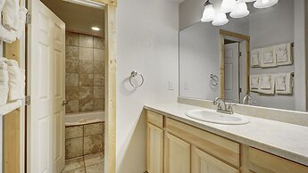 Eagle Fire Lodge & Cabins