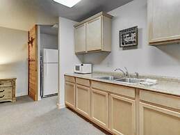 Eagle Fire Lodge & Cabins