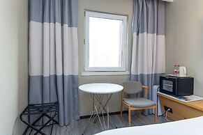 ibis Shanghai Lianyang