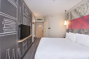 ibis Shanghai Lianyang