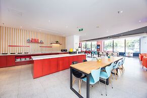 ibis Shanghai Lianyang