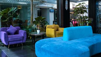 Golden Tulip Balikpapan Hotel & Suites