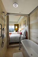 Manila Marriott Hotel at Newport World Resorts