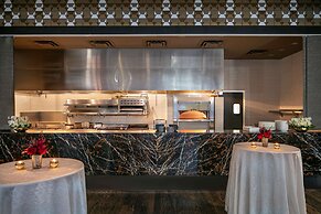 The Royal Sonesta Chicago River North