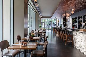 The Royal Sonesta Chicago River North